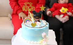 【满月喜报】高龄喜得贵子，出所前送锦旗