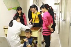 洛江区妇女常见病普查首日人气火爆，适龄